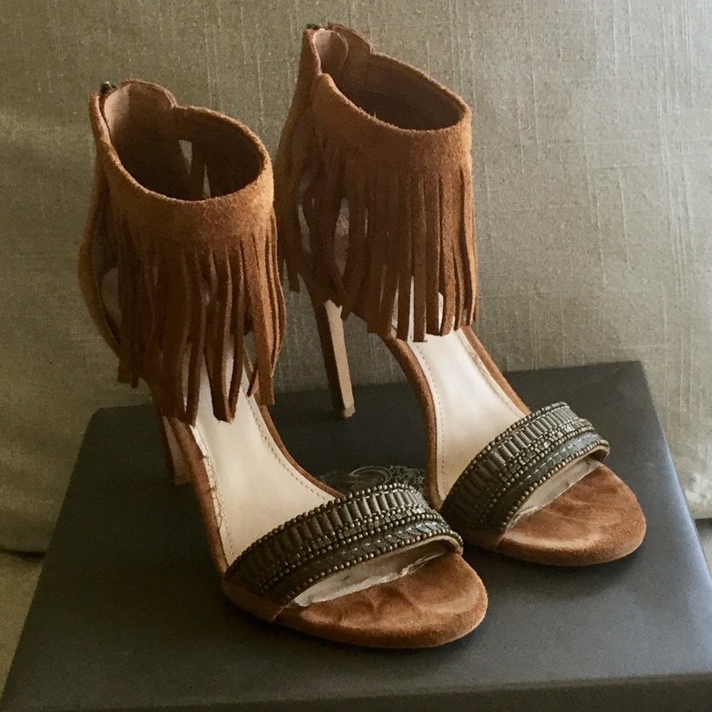 Vince Camuto Truman Heels in Box - Picture 2 of 5